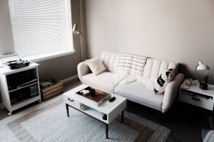 Read more about the article Packing the living room – tips and tricks