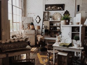 Read more about the article How to store collectibles and antiques