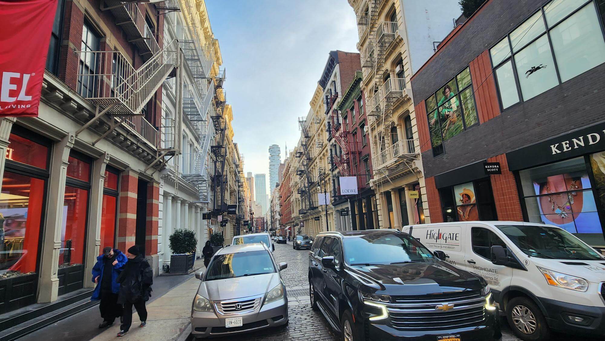 You are currently viewing Why Everyone’s Booking 6 AM Moves in Manhattan Now